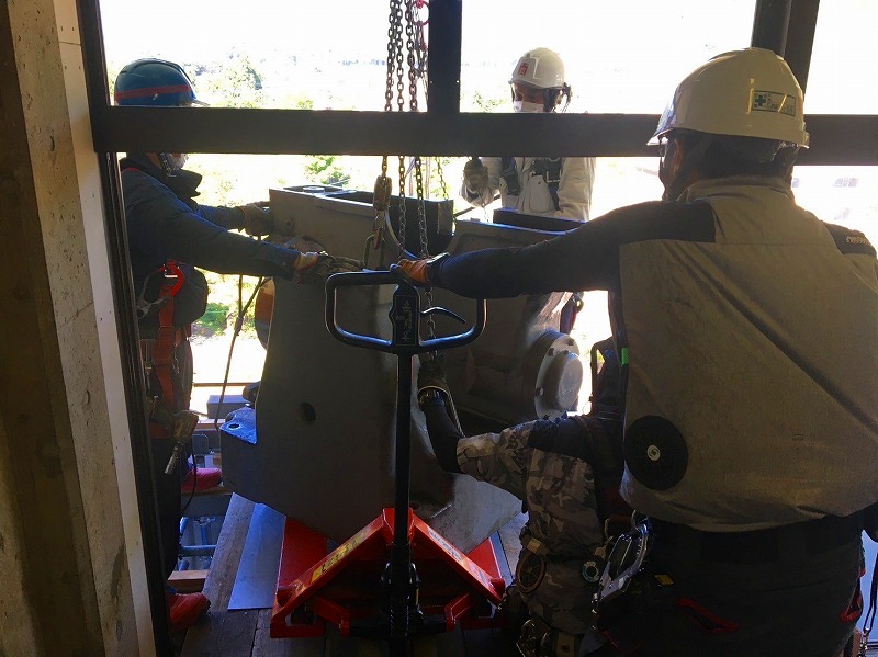 LINE_ALBUM_祐興業　作業風景　等_231230_102